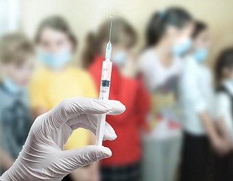 Минздрав торопится вакцинировать. Ученые- вирусологи предостерегают